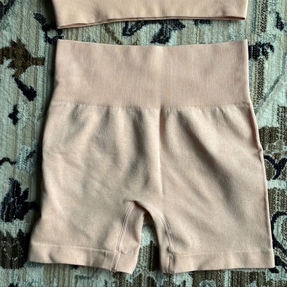 Seamless Workout Set - Picture 4 of 9